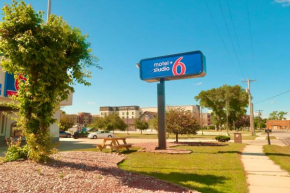 Motel 6 Elkhart, IN